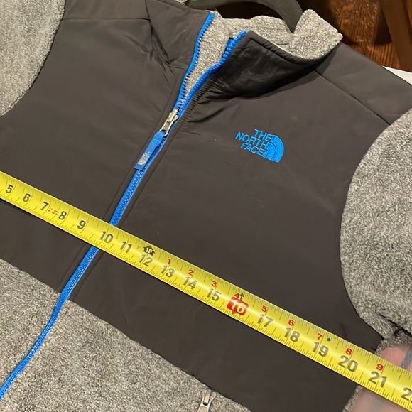 The North Face boys/youth jacket, Size XL - Picture 9 of 11